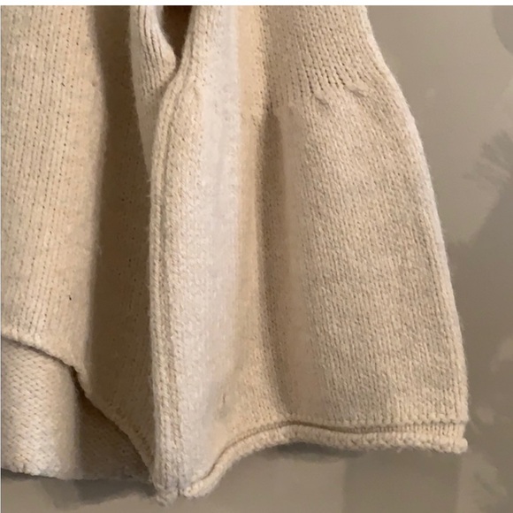 Zara Oversized Bell sleeved  sweater - Picture 4 of 11